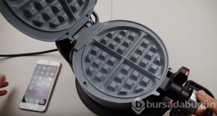 iPhone 8'i waffle makinesiyle test ettiler