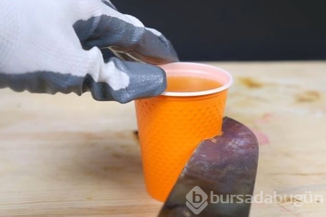 Kızgın bıçakla önüne geleni kesti