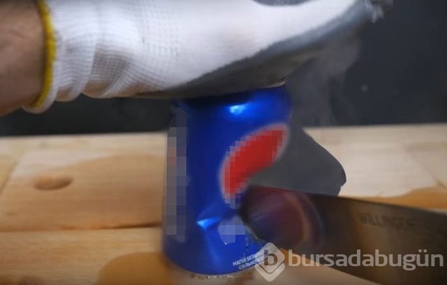 Kızgın bıçakla önüne geleni kesti