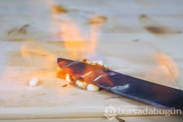 Kızgın bıçakla önüne geleni kesti