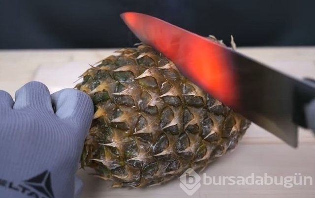 Kızgın bıçakla önüne geleni kesti