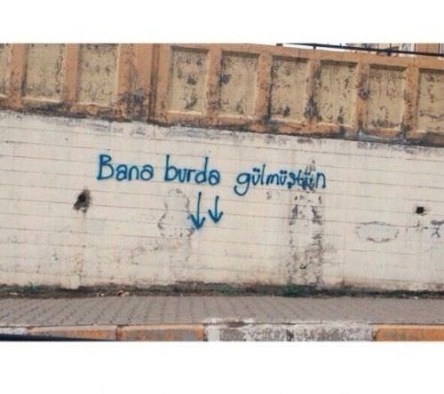 İlginç duvar yazıları