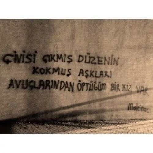 İlginç duvar yazıları