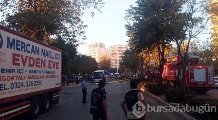 Mersin'de polis servis aracına bombalı saldırı 
