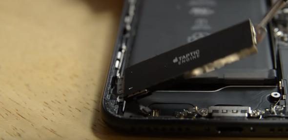 Telefonunu paramparça etti! İçinden bakın ne çıktı?