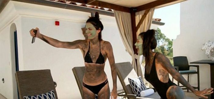 Ünlülerin güzellik maskeli selfie'leri 