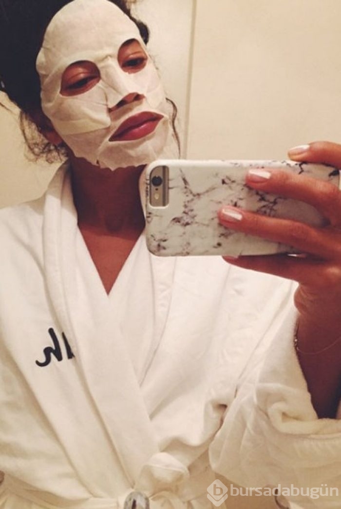 Ünlülerin güzellik maskeli selfie'leri 