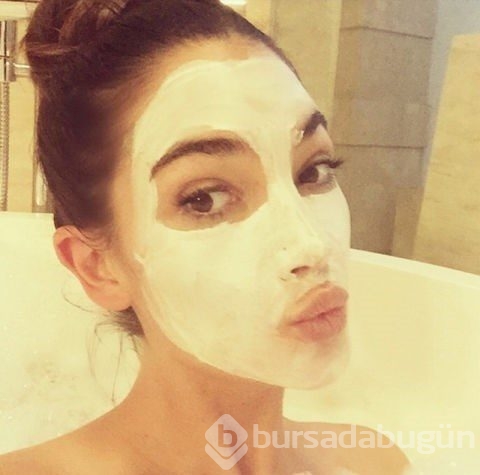 Ünlülerin güzellik maskeli selfie'leri 