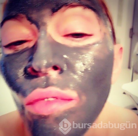 Ünlülerin güzellik maskeli selfie'leri 