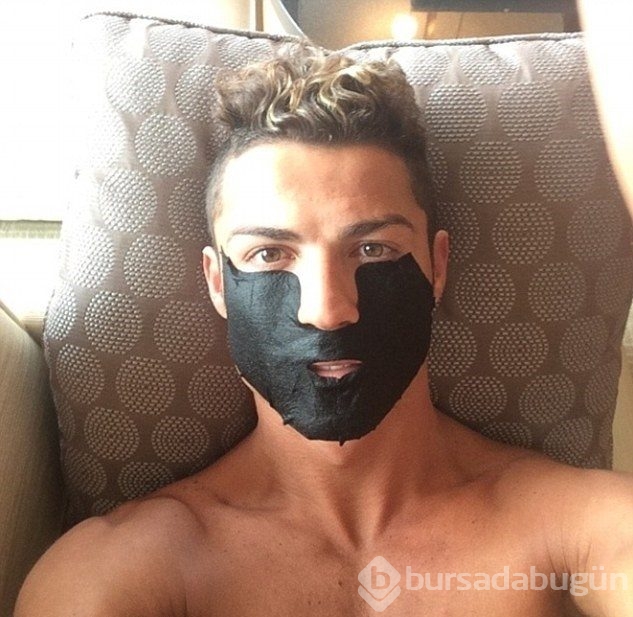 Ünlülerin güzellik maskeli selfie'leri 