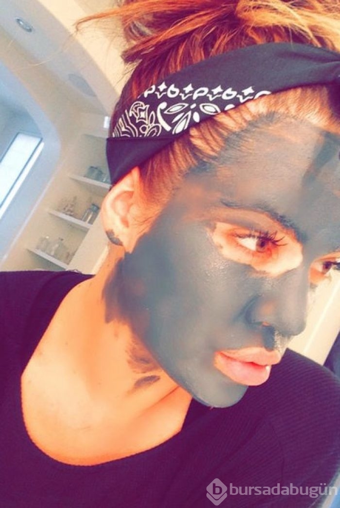 Ünlülerin güzellik maskeli selfie'leri 