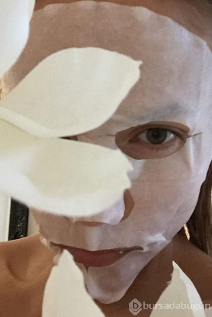 Ünlülerin güzellik maskeli selfie'leri 