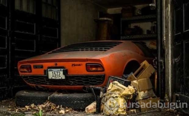Satın aldığı evden lamborghini çıktı!