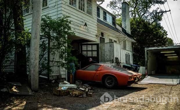 Satın aldığı evden lamborghini çıktı!