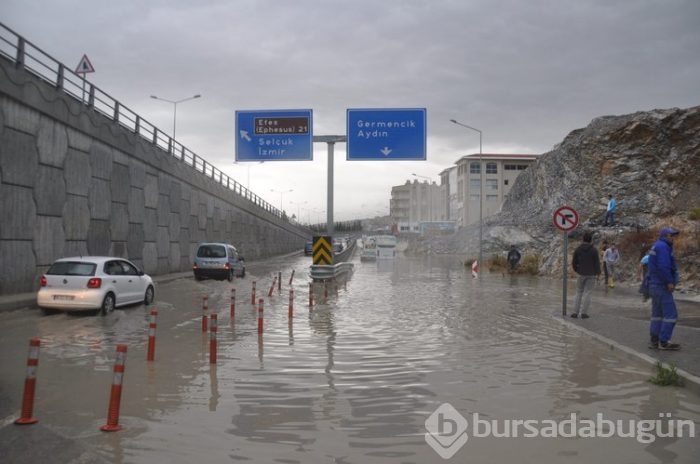 15 dakikalık yağmur yetti