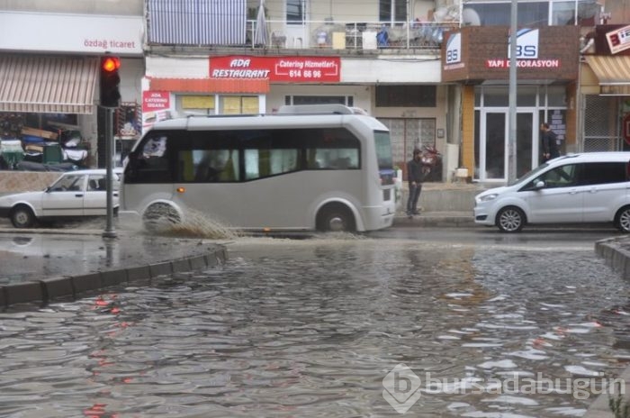 15 dakikalık yağmur yetti