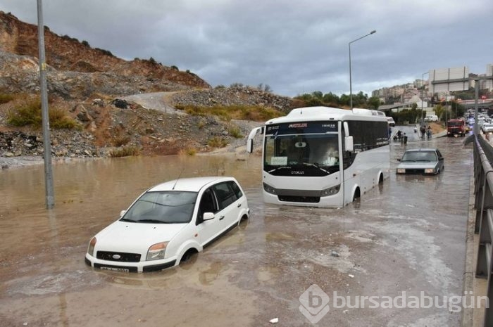 15 dakikalık yağmur yetti
