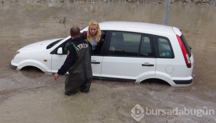15 dakikalık yağmur yetti