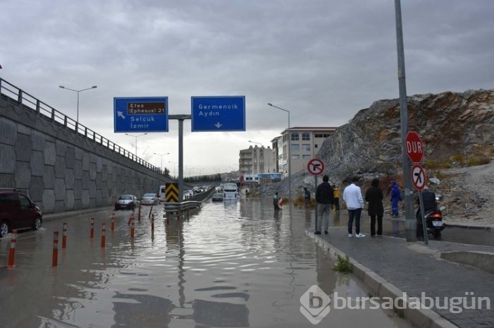 15 dakikalık yağmur yetti