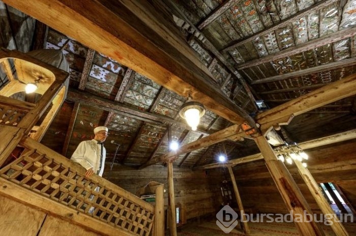 Çivi çakılmamış cami 811 yıldır ayakta