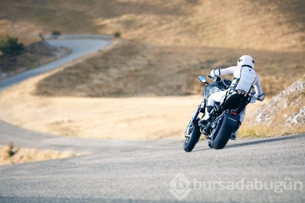 Yeni 3 tekerlekli motor Yamaha Niken