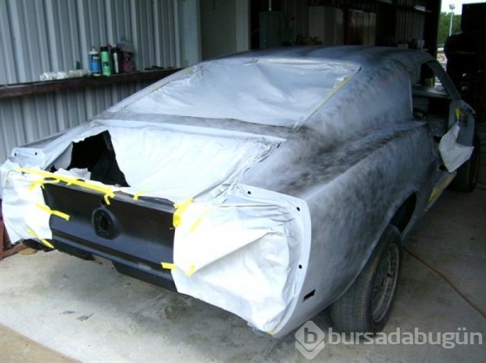 Hurdalığa atılan Mustang'ı yeniden yarattı