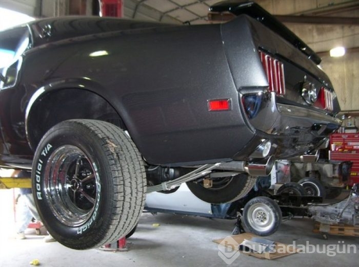Hurdalığa atılan Mustang'ı yeniden yarattı
