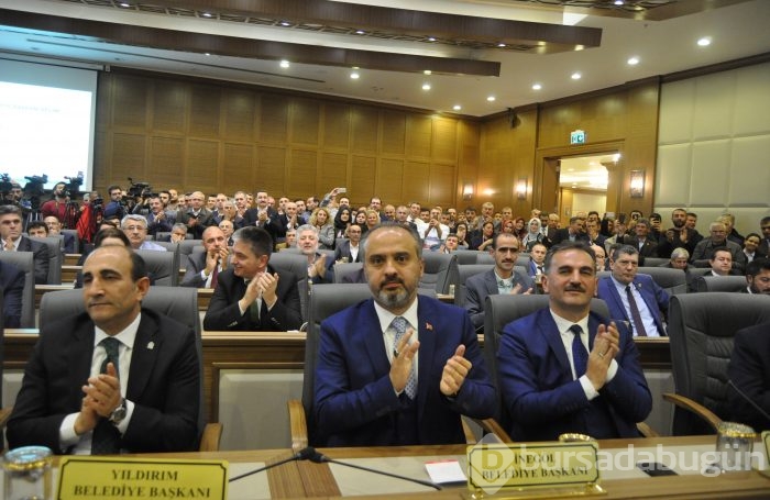 Bursa'nın yeni büyükşehir belediye başkanı Alinur Aktaş oldu