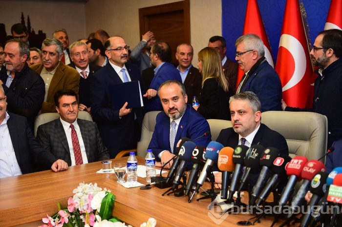 Bursa'nın yeni büyükşehir belediye başkanı Alinur Aktaş oldu