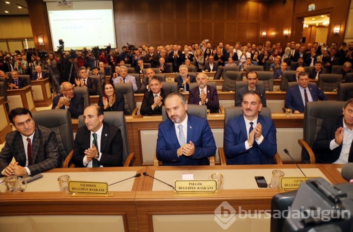 Bursa'nın yeni büyükşehir belediye başkanı Alinur Aktaş oldu