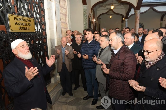 Bursa'da Başkan Aktaş göreve dualarla başladı