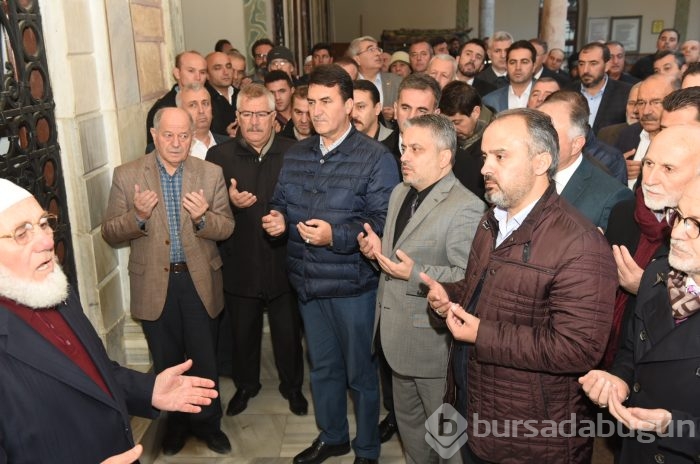 Bursa'da Başkan Aktaş göreve dualarla başladı