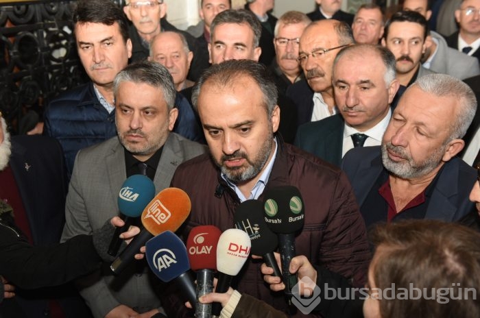 Bursa'da Başkan Aktaş göreve dualarla başladı