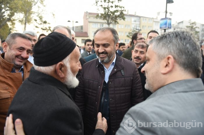 Bursa'da Başkan Aktaş göreve dualarla başladı