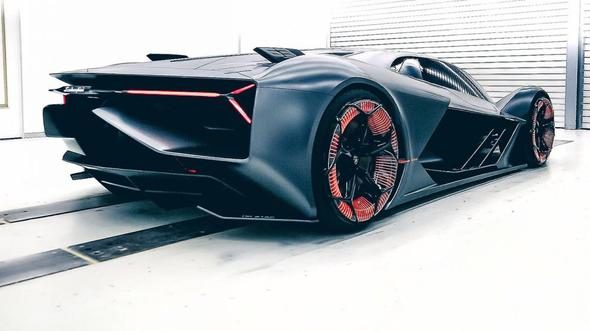 Lamborghini'nin yeni canavarı kendi kendini onarıyor!