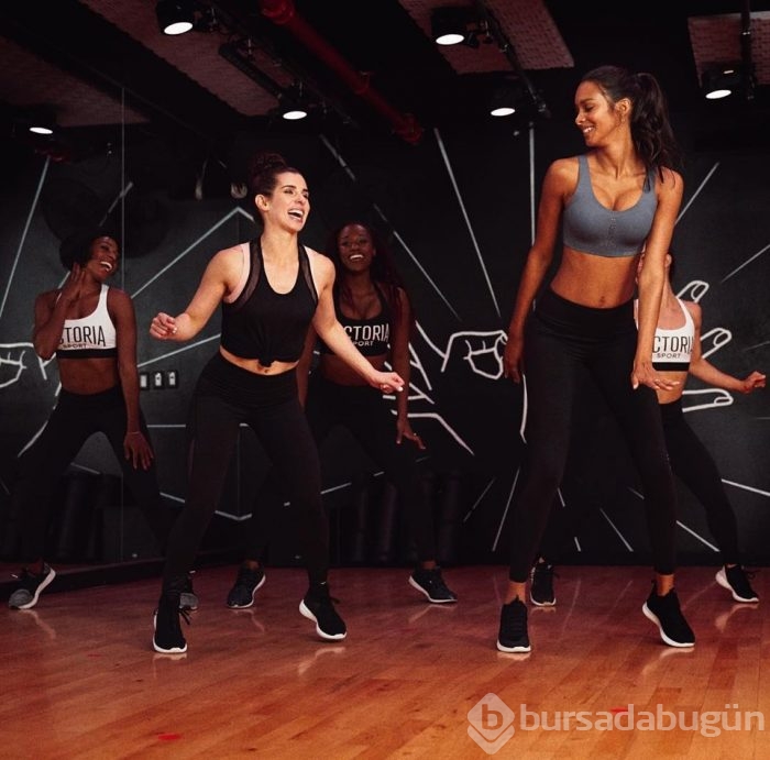 Victoria's Secret modelleri Shanghai formlarını nasıl koruyor?