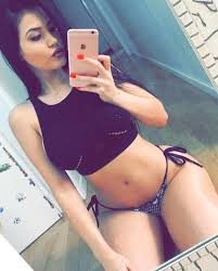 En seksi patron Claudia Alende