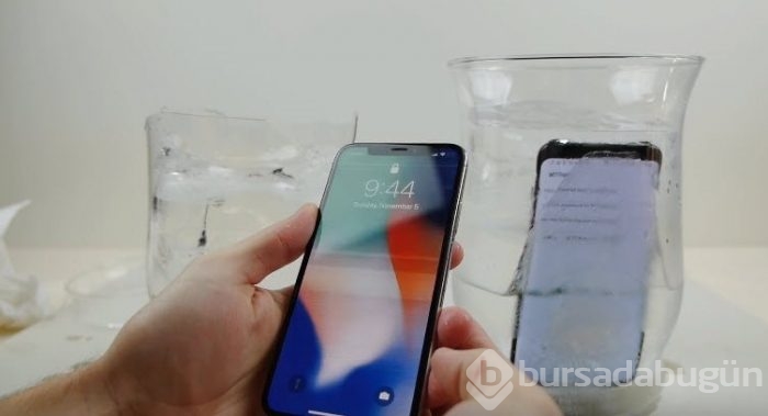 iPhone X'i su dolu kaba koyup, dondurdular!