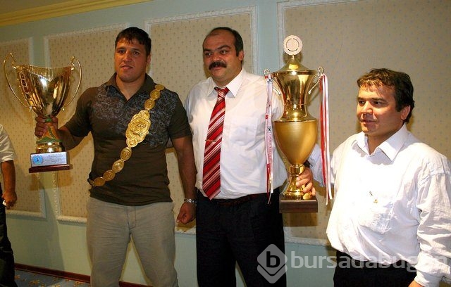 Naim Süleymanoğlu'nun hayatı
