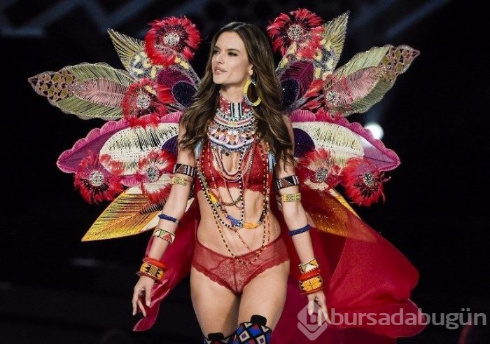 Victoria's Secret defilesi gerçekleşti 
