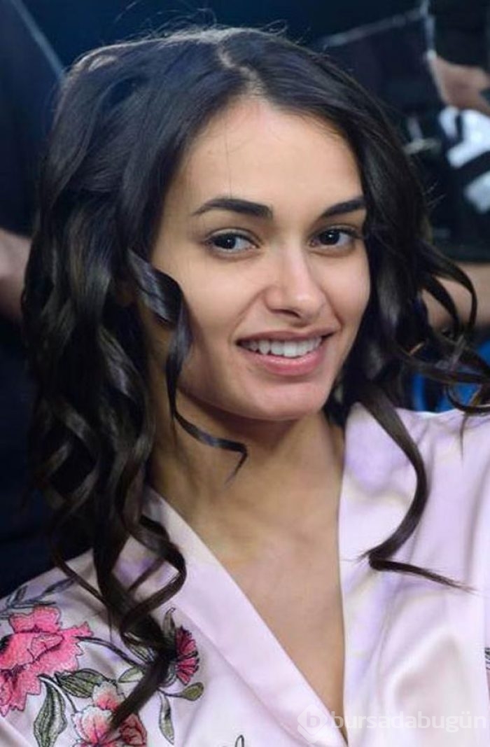 Victoria's Secret melekleri defileye hazırlanıyor