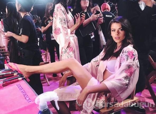 Victoria's Secret melekleri defileye hazırlanıyor