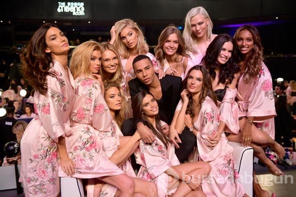 Victoria's Secret melekleri defileye hazırlanıyor