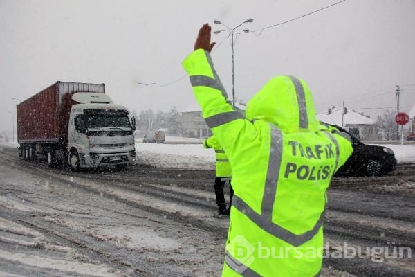 Kar kalınlığı 25 cm'ye ulaştı!