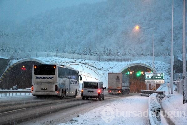 Kar kalınlığı 25 cm'ye ulaştı!