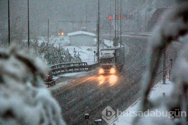 Kar kalınlığı 25 cm'ye ulaştı!