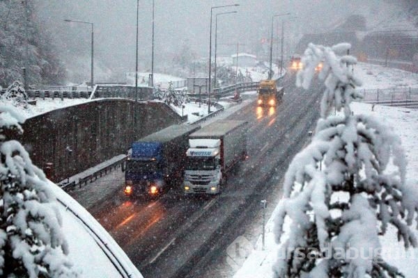 Kar kalınlığı 25 cm'ye ulaştı!