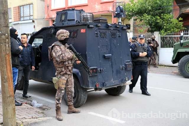 Özel harekat balkondan girdi, böyle çıkardı