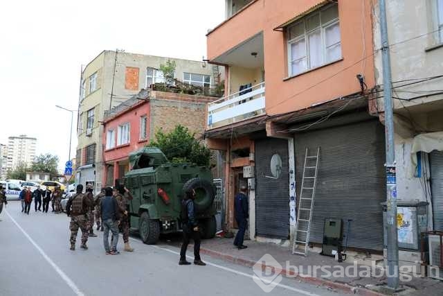 Özel harekat balkondan girdi, böyle çıkardı