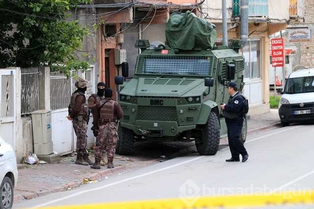 Özel harekat balkondan girdi, böyle çıkardı